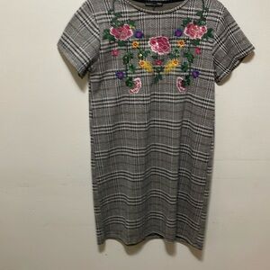 Zara Houndstooth mini shift Dress with Floral Sequin Embroidery size medium